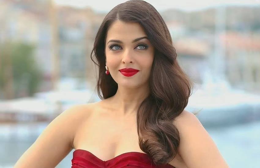 Bollywood Actresses Who Had Normal Delivery: इन दिनों आलिया भट्ट (Alia Bhatt) और बिपाशा बसु (Bipasha Basu) प्रेग्नेंट हैं। बॉलीवुड एक्ट्रेसेस की प्रेग्नेंसी (Pregnancy) अकसर चर्चा में रहती है। ना सिर्फ प्रेग्नेंसी बल्कि कई बार एक्ट्रेसेस की डिलीवरी ने भी सुर्खियां बटोरीं। तमाम अभिनेत्रियों ने डिलीवरी के लिए सिजेरियन रास्ता चुना तो वहीं कई एक्ट्रेसेस की डिलीवरी नेचुरल तरीके से हुए। आइए डालते हैं ऐसी ही एक्ट्रेसेस पर एक नजर: 