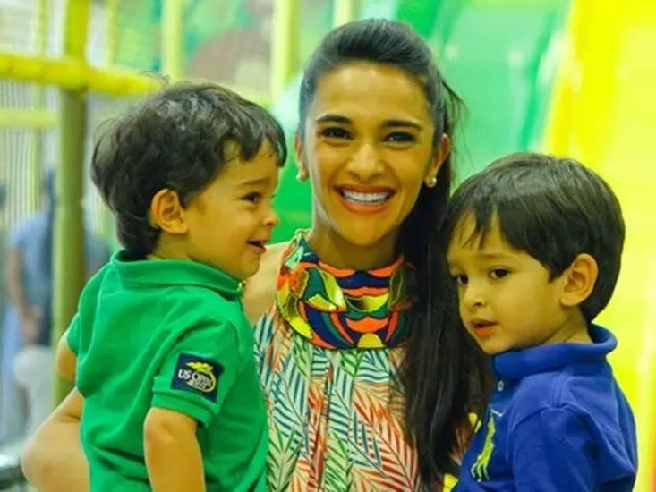 Tara Sharma: एक्ट्रेस तारा शर्मा ने भी अपने दोनों बच्चों को नेचुरल तरीके से जन्म दिया था। तारा शर्मा प्रेग्नेंसी पर अपना शो भी चलाती हैं। शो का नाम है द तारा शो।