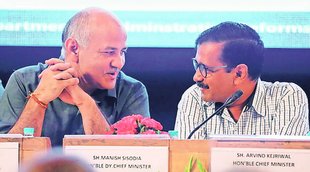 AAP, Political Crisis in Delhi