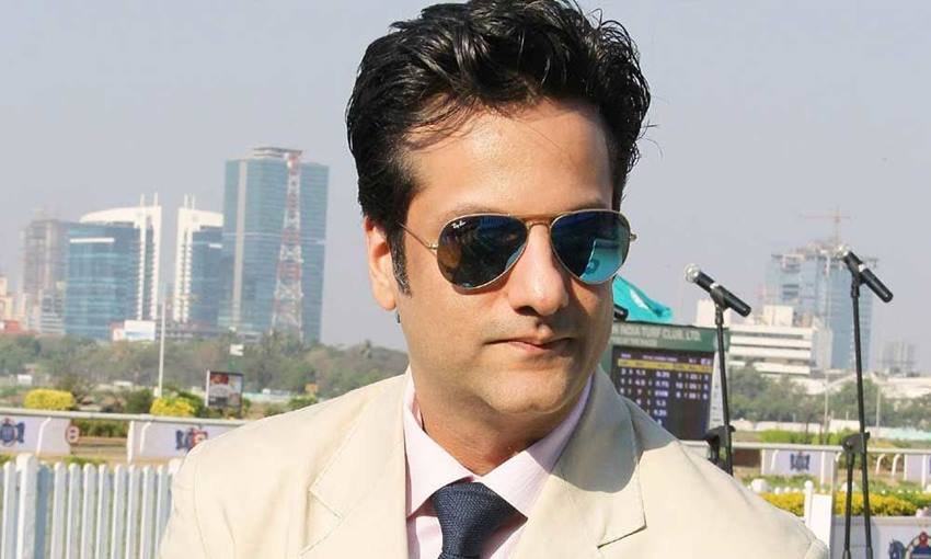 फरदीन खान के पिता फिरोज खान सुपरस्टार थे। फिरोज खान ने ही उन्हें फिल्मों में लॉन्च भी किया। लेकिन फरदीन खान की गिनती आज बॉलीवुड के फ्लॉप एक्टर्स में होती है। 