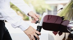 अब बीएस 6 वाहनों में लगवा सकेंगे CNG और LPG Kit, सरकार ने दी मंजूरी; होगी बड़ी बचत