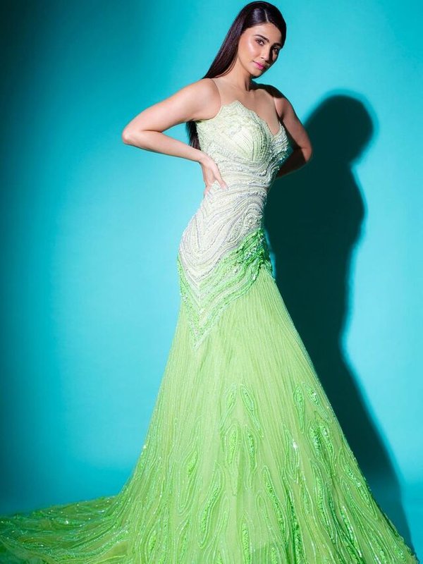 DAISY SHAH IN GREEN GOWN SAWAN LOOK