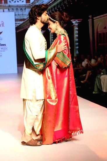 Debina Banerjee: देबीना बनर्जी टीवी की चर्चित एक्ट्रेस रही हैं। सिया के राम सीरियल से उन्हें खूब शोहरत मिली। इस सीरियल में उनके कोएक्टर रहे गुरमीत चौधरी (Gurmeet Chaudhary) ही उनके रियल लाइफ पार्टनर भी हैं। देबीना इन दिनों प्रेग्नेंट हैं। वह दूसरी बार मां बनने वाली हैं। हालांकि दूसरी प्रेग्नेंसी का सुन वह तनाव में आ गई थीं।