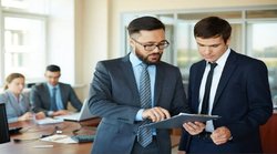 Employment News: इस कंपनी ने शुरू किया रिचार्ज फ्राइडे, अब सिर्फ 4.5 दिन ही काम करेंगे कर्मचारी