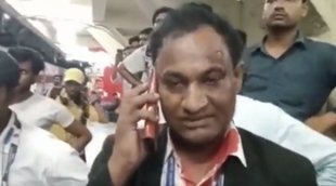 Gorakhdham Express Train | TTE beaten by Cop | Kanpur