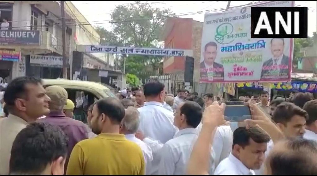 Uttar pradesh | hapur shooting | हापुड़ जिला कोर्ट में ताबड़तोड़ फायरिंग