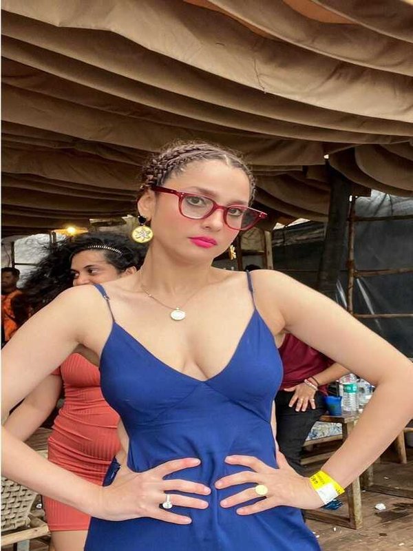 IS ANKITA LOKHANDE IS PREGNANT