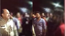 नोएडा की तर्ज पर जबलपुर में युवती का हंगामा, बीच सड़क पर लगाई पुलिस वालों की क्लास