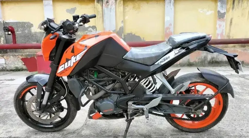 second hand sports bike, second hand ktm, second hand ktm duke 200