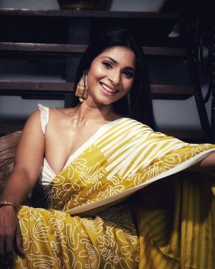 काजोल की एक्ट्रेस बहन तनीषा मुखर्जी अपनी पर्सनल लाइफ को लेकर तब चर्चा में आ गई थीं जब उन्होंने शादी के बिना 39 साल की उम्र में अपने एग्स फ्रीज करवाए थे।   