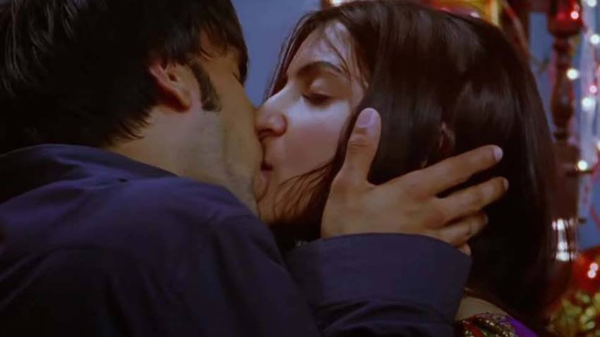 Band Baja Barat: बैंड बाजा और बारात में रणवीर सिंह और अनुष्का शर्मा पर एक मिनट से ज्यादा लंबा किसिंग सीन फिल्माया गया था।