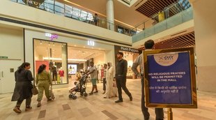 Lulu Mall Row, Karni Sena, Neha Singh