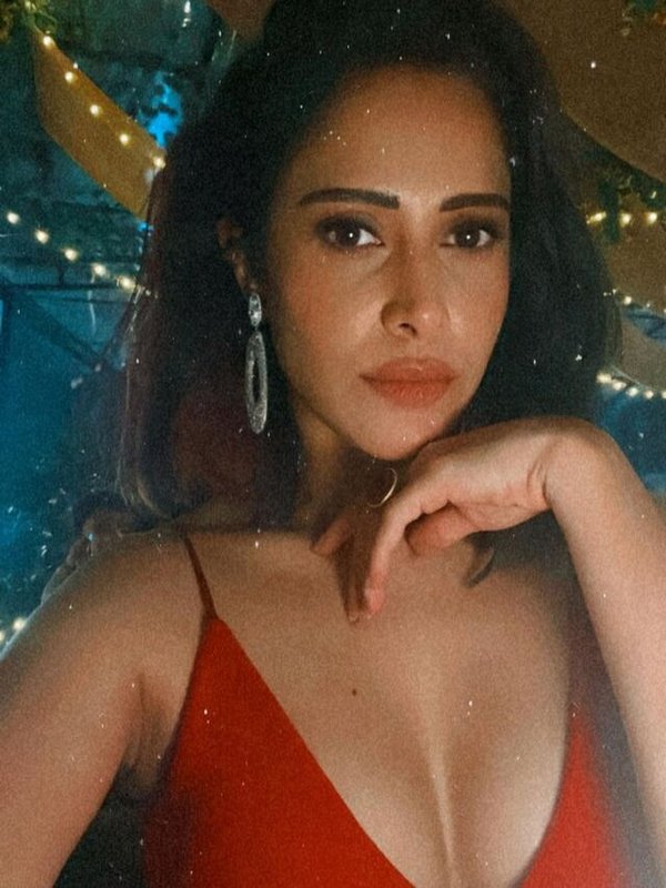 NUSRAT BHARUCHA IN DEEP NECK DRESS