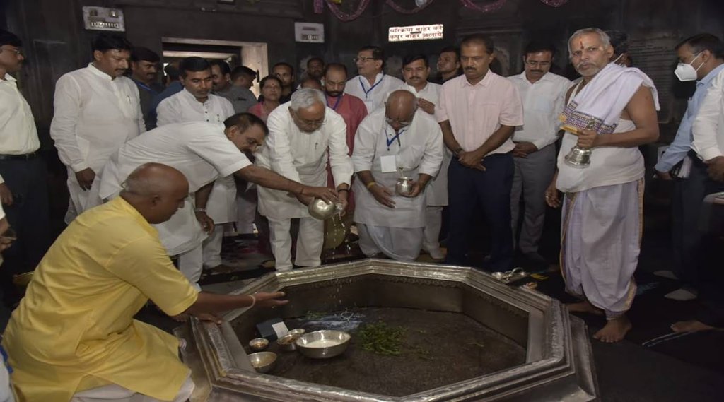 Bihar CM Nitish Kumar, Vishnupad Temple