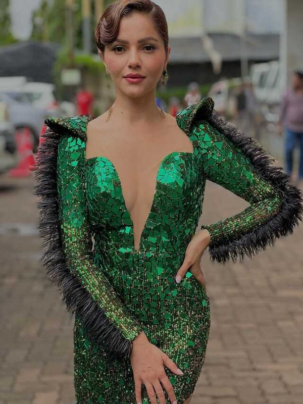 RUBINA DILAIK IN DEEP NECK GREEN SHIMMER DRESS