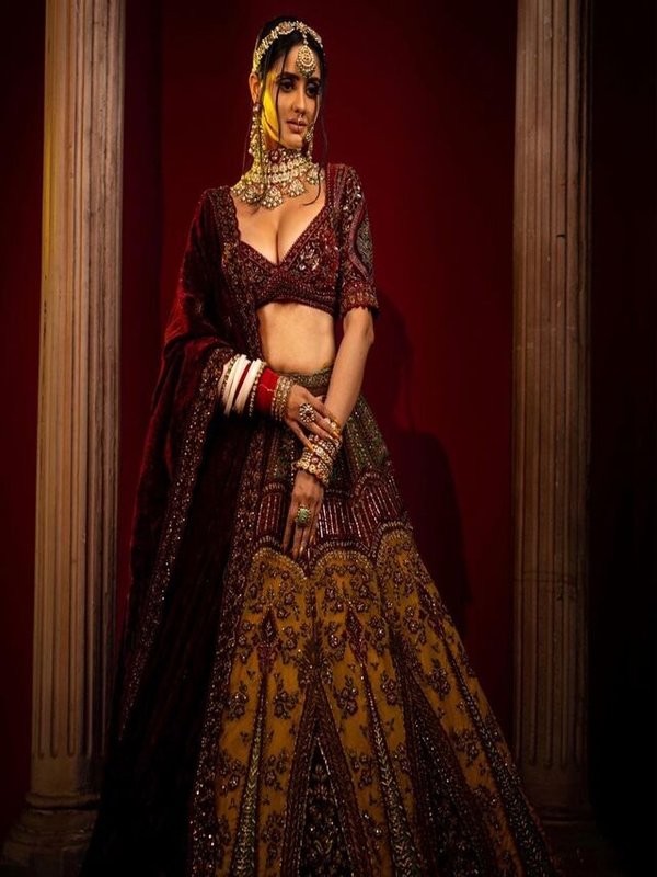 SAI URF AYESHA SINGH BRIDAL LOOK