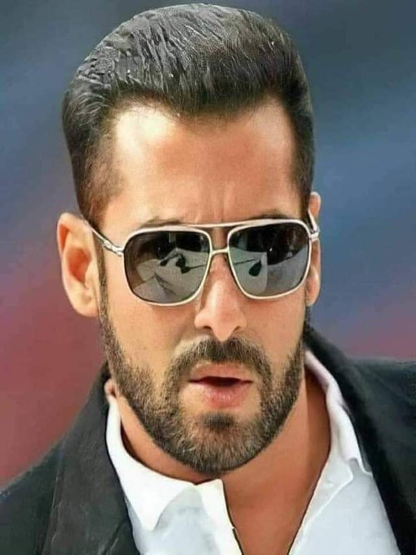 SALMAN KHAN HAVING BULLET PROOF CAR