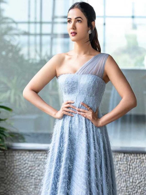 SONAL CHAUHAN IN APSARA LOOK
