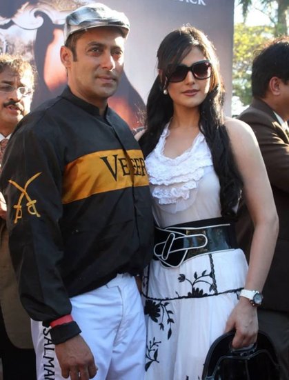 Zareen Khan: जरीन खान भी सलमान के काफी क्लोज होने के बावजूद फिल्मों में फ्लॉप ही रहीं।