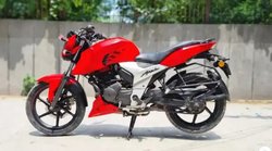 स्पोर्ट्स बाइक का शौक है तो यहां से 30 हजार में खरीद सकते हैं TVS Apache RTR 160, पढ़ें ऑफर