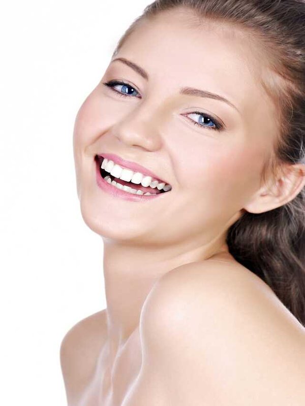 TIPS TO BRIGHTEN YOUR TEETH