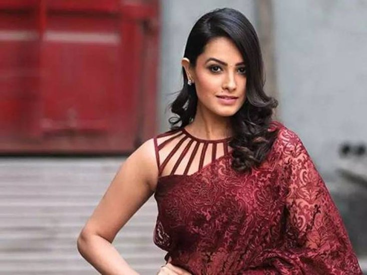 Anita Hassnandani: अनीता हसनंदानी को फिल्मों तो कई मिलीं लेकिन कोई भी फिल्म हिट नहीं हुई। 