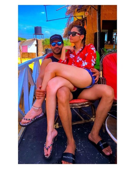 अंकिता लोखंडे विकी जैन संग शादी के बाद सोशल मीडिया में काफी एक्टिव हो गई हैं। वह फैंस संग अकसर इंटरैक्ट करती हैं।