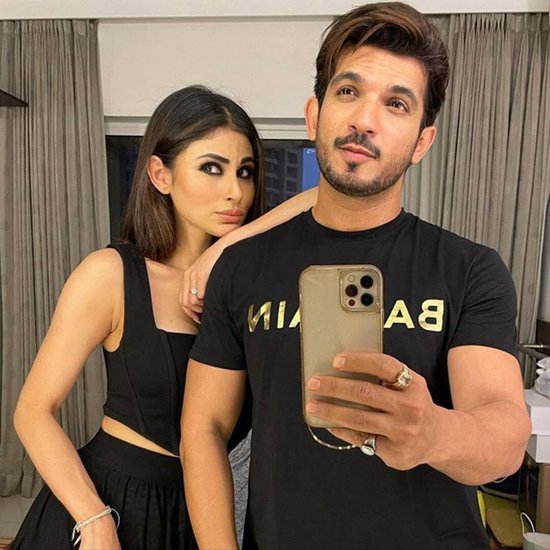 मौनी रॉय - अर्जुन बिजलानी।