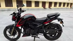 TVS Apache RTR 200 यहां मिल रही है 35 हजार में, शोरूम से लेने पर खर्च होंगे डेढ़ लाख, पढ़ें क्या है ऑफर