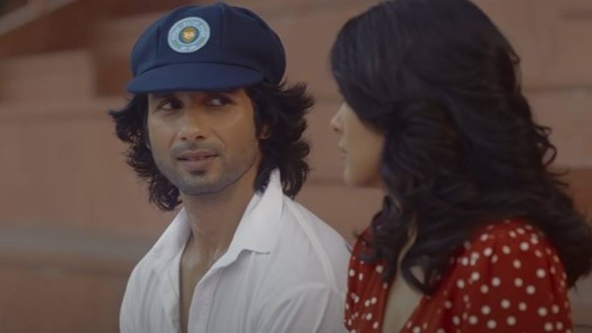 शाहिद कपूर की जर्सी तेलुगू फिल्म जर्सी की रीमेक थी। दोनों को गौतम नायडू तिन्नुरी ने डायरेक्ट किया था। 