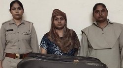 Ghaziabad Crime News: प्रेमी की हत्या कर सूटकेस में लाश भर कर ले जा रही थी प्रेमिका, पुलिस ने किया गिरफ्तार