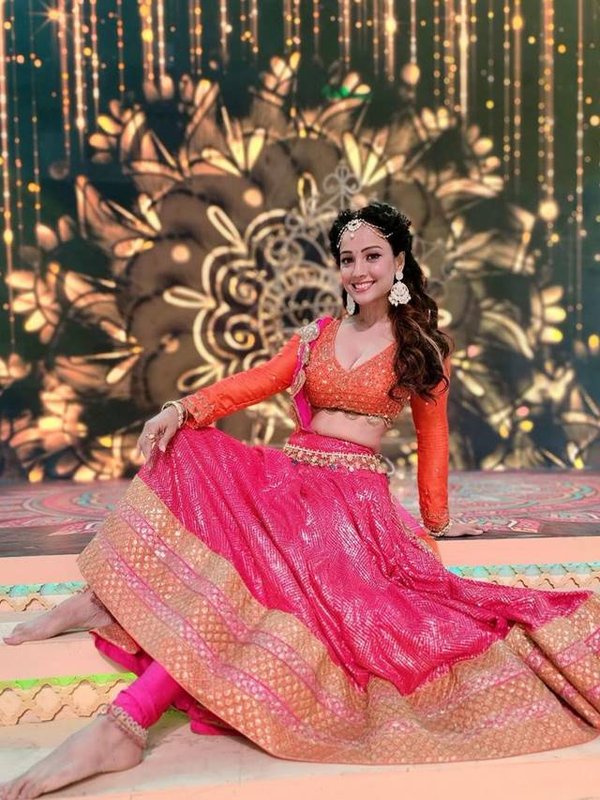 ada khan traditional look