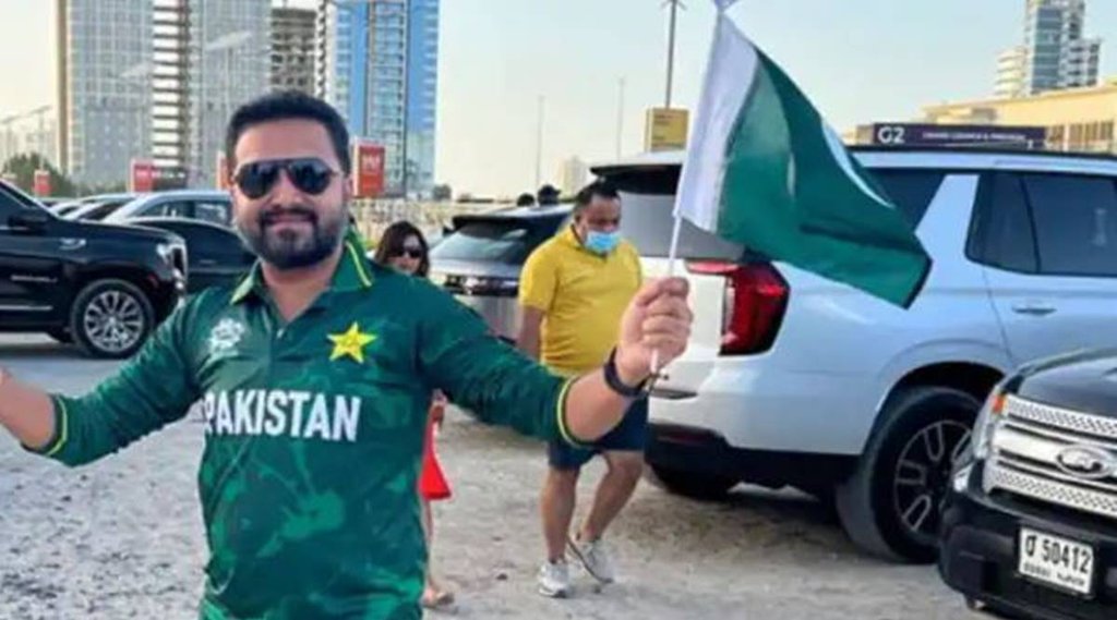 Indian cricket fan gets threats for wearing Pakistani cricket jersey