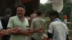 शिवराज के सूबे में फसल का सही दाम नहीं मिला तो किसानों ने नदी में बहाया लहसुन