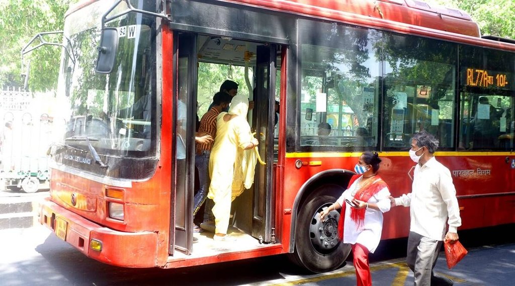 CBI files preliminary enquiry | Delhi govt, 1,000 low floor buses | Delhi Government