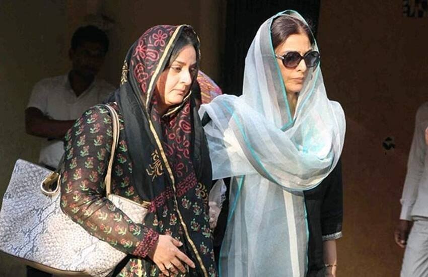 बॉलीवुड में कई ऐसी एक्ट्रेसेस हैं या रही हैं, जो आपस में सगी बहनें हैं। इसमें शिल्पा शेट्टी-शमिता शेट्टी से लेकर मलाइका अरोड़ा और अमृता अरोड़ा तक का नाम शामिल है। आइए जानते हैं कैसी रही है इन बहनों की निजी जिंदगी: