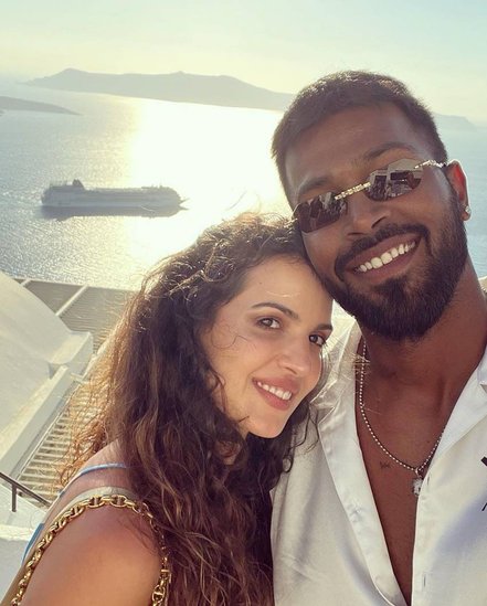 hardik pandya shares bold photos with Actress wife natasha stankovic