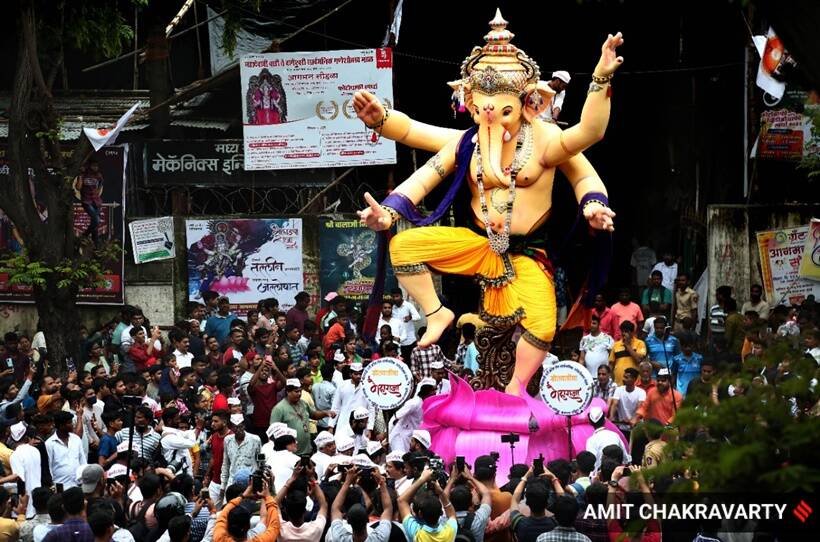 Ganesh Chaturthi 2022, Ganesh Chaturthi 2022 pictures, Ganesh Chaturthi 2022 photographs, Ganesh Chaturthi 2022 celebrations, Ganesh Chaturthi 2022 photos, Ganesh Chaturthi 2022 pics, devotees celebrating Ganesh Chaturthi, indian express news