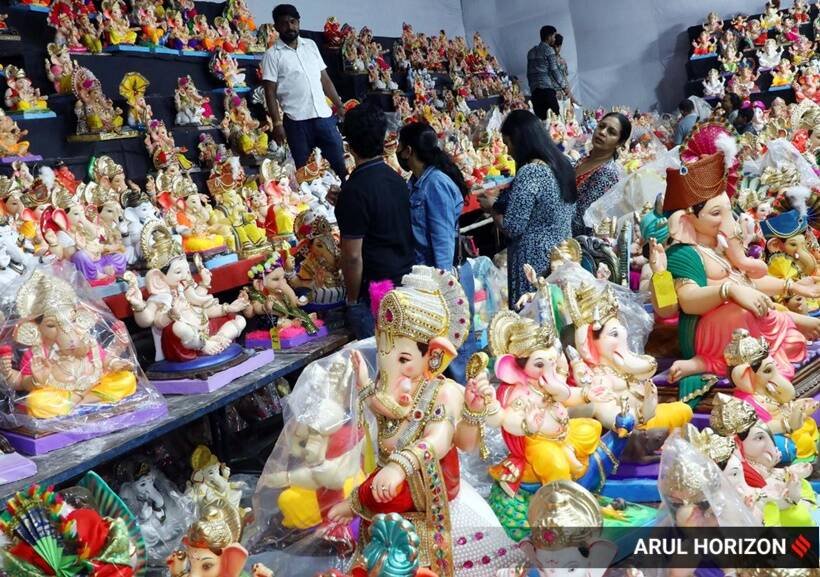 Ganesh Chaturthi 2022, Ganesh Chaturthi 2022 pictures, Ganesh Chaturthi 2022 photographs, Ganesh Chaturthi 2022 celebrations, Ganesh Chaturthi 2022 photos, Ganesh Chaturthi 2022 pics, devotees celebrating Ganesh Chaturthi, indian express news