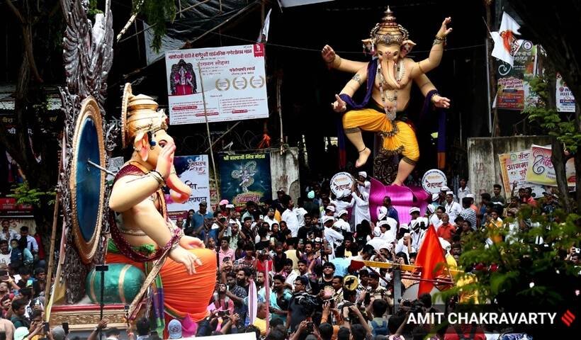 Ganesh Chaturthi 2022, Ganesh Chaturthi 2022 pictures, Ganesh Chaturthi 2022 photographs, Ganesh Chaturthi 2022 celebrations, Ganesh Chaturthi 2022 photos, Ganesh Chaturthi 2022 pics, devotees celebrating Ganesh Chaturthi, indian express news