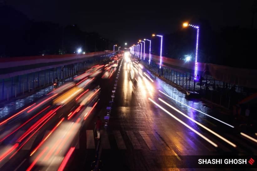 कोलकाता के रेड रोड को भी तिरंगे के रंग में रंग दिया गया है।