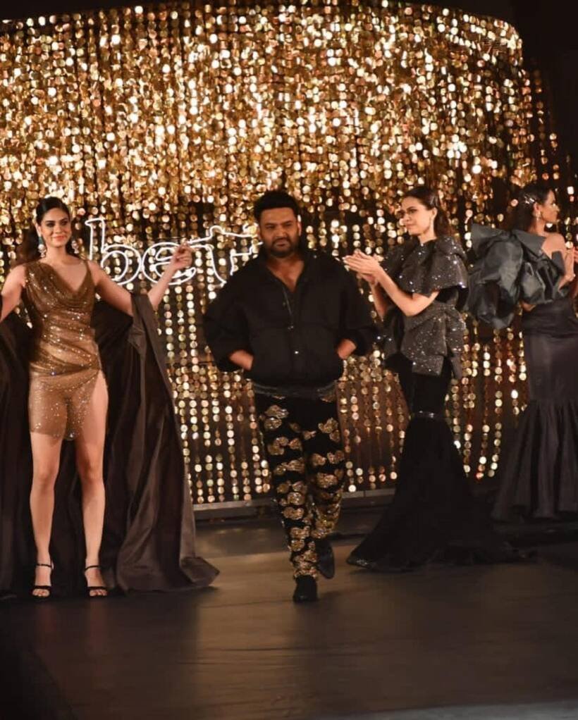 इस फैशन शो की होस्ट अनु रंजन ने अपने सोशल मीडिया अकाउंट पर कपिल की कई फोटोज शेयर की हैं। (Photo: Anu Ranjan/Instagram)