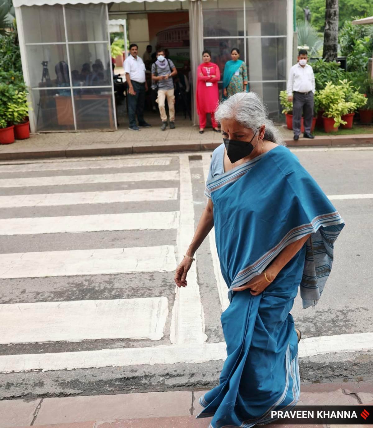 सोमवार को वित्त मंत्री निर्मला सीतारमण ने संसद में कहा कि भारत में मंदी आने के कोई आसार नहीं हैं।