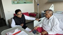 मेदांता में दाखिल मुलायम सिंह यादव से मिले राम गोपाल, ट्विटर पर पोस्ट की तस्वीर तो लोगों ने ऐसे किया रिएक्ट