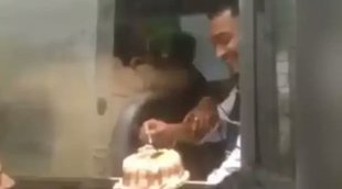 thane news| maharashtra police| cake cut in police van