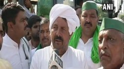 गालीबाज श्रीकांत त्यागी को गलत नहीं मानते नरेश टिकैत, जानिए किस तरह से किया बचाव