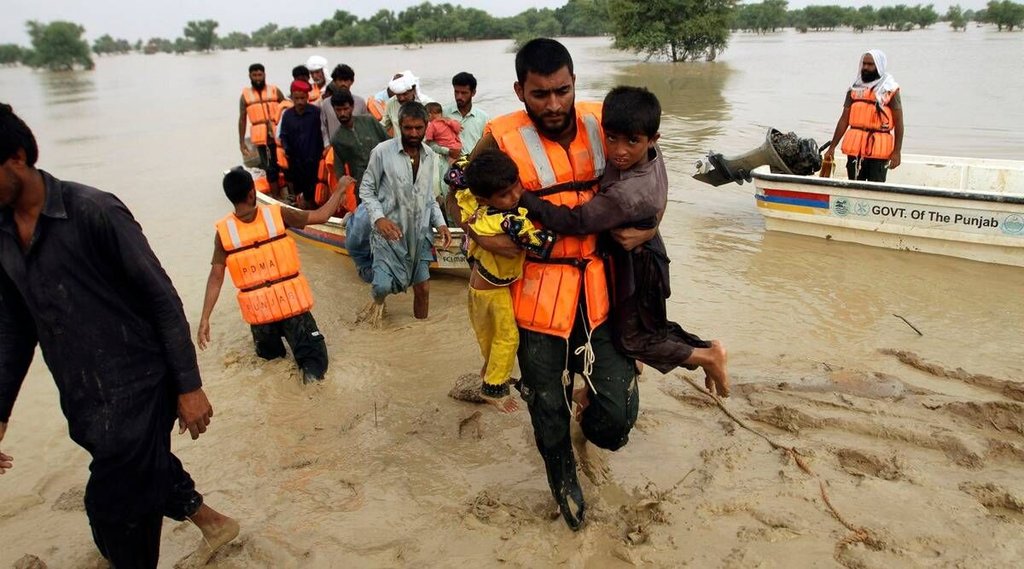 पाकिस्तान में बाढ़ (Source- AP Photo/Asim Tanveer)