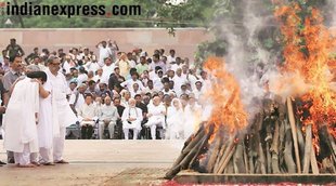 shab ka turant nahi jalate, shab ko nhi chodte akela