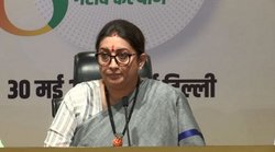 UP News: कल सड़क पर कोई नहीं पहचानेगा तो जेल भेज देंगी क्या, लेखपाल मामले में एक्शन के बाद स्मृति ईरानी पर भड़की कांग्रेस