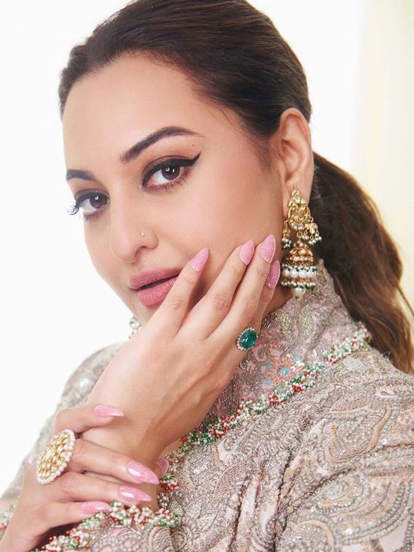 sonakshi sinha